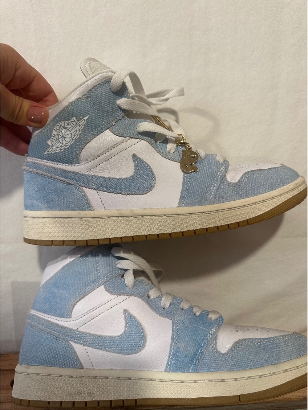Nike Air Jordan 1 Mid SE Denim Worn Blue White Women’s Sz 7.5 HQ2005-100